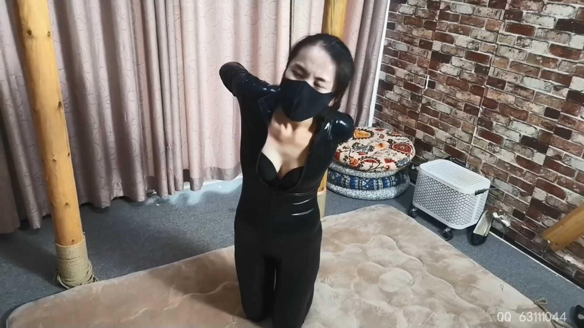 SXYC723 小稚 落难搜查官 X架固定 后手吊绑挣扎的搜查官.mp4_snapshot_33.10_[2025.02.jpg