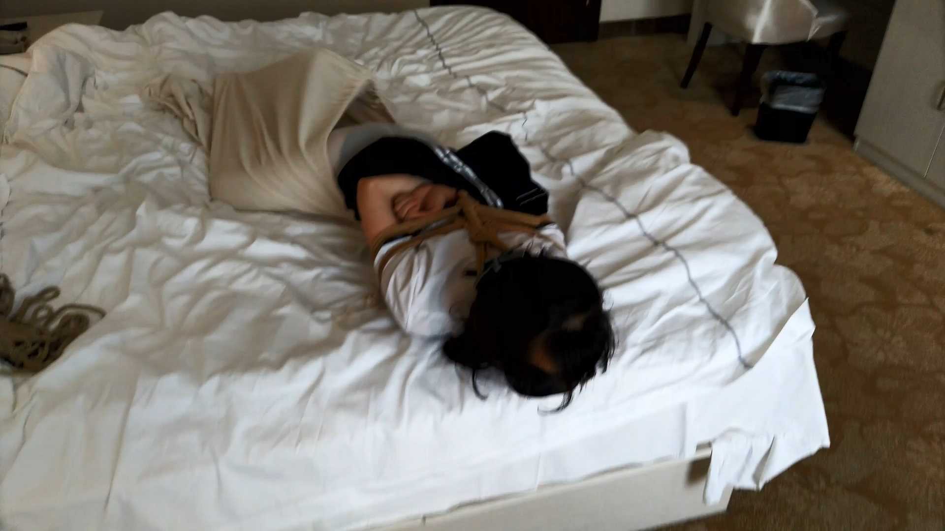 SXYC766 学生妹小小  麻袋里的美人.MP4_snapshot_16.42_[2025.02.28_15.01.53].jpg