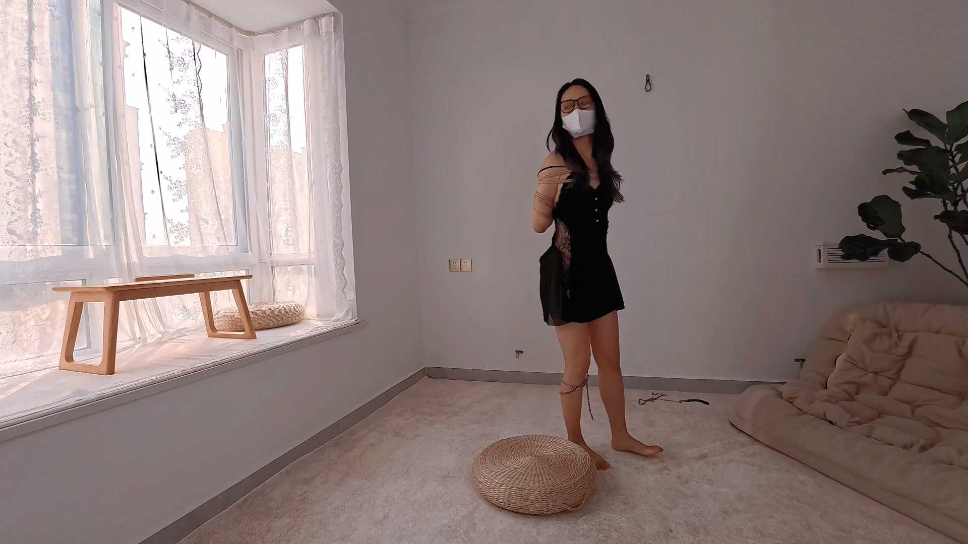 RMD0030 Raymond原创 后手观音的回音被迫锁上可操控Y栓贞操带，被迫进行各种试验.mp4_.jpg
