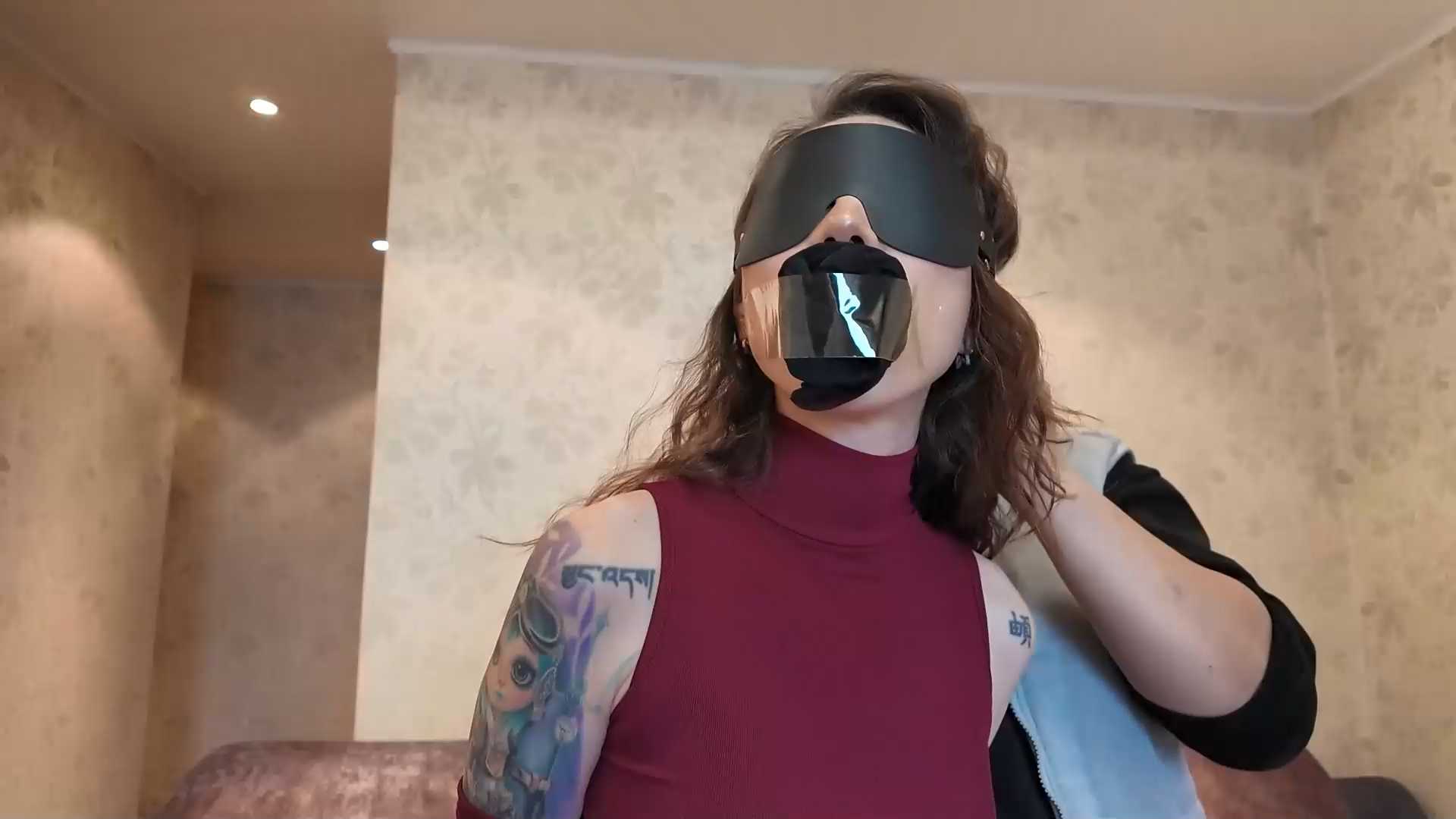 FYGZS0016 枫叶工作室 【中国女孩解救欧美佳丽 完整版】在外国小姐姐身上藏好钥匙，封.jpg