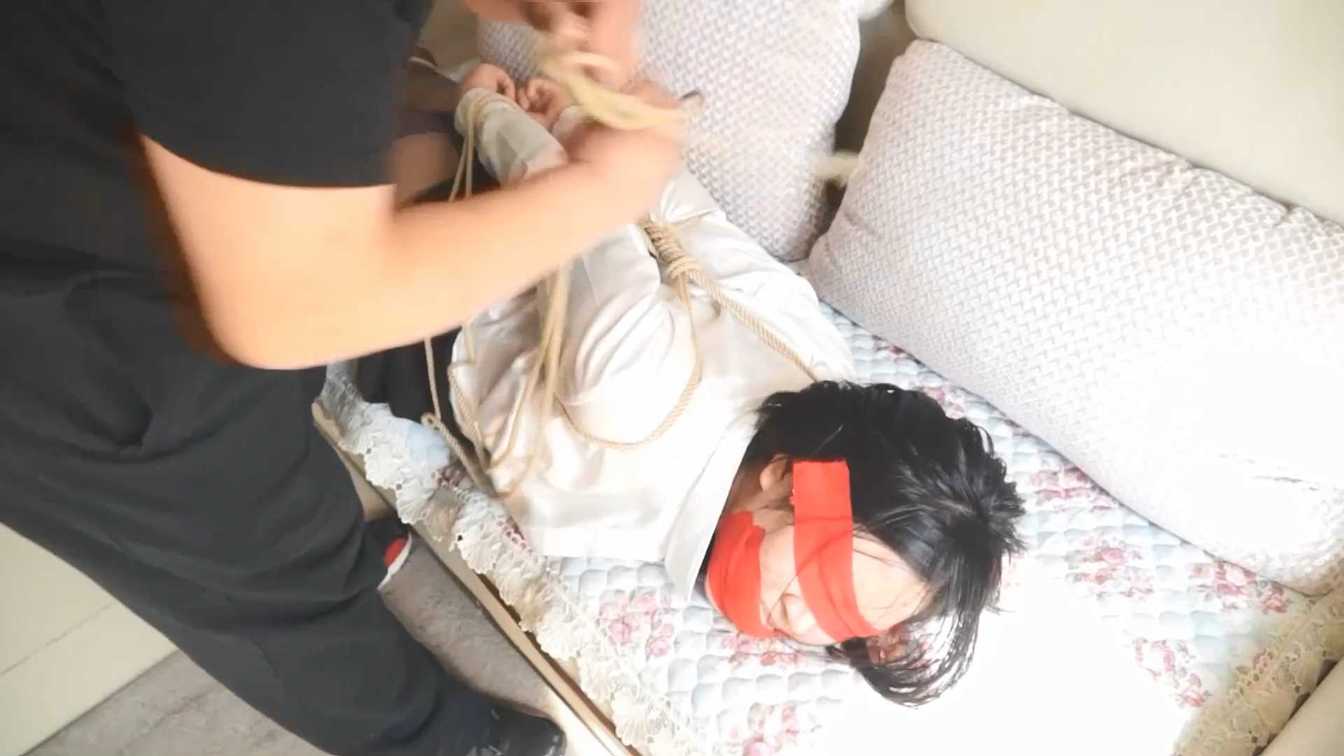 XYYC446.mp4_snapshot_32.45_[2025.02.24_15.35.24].jpg