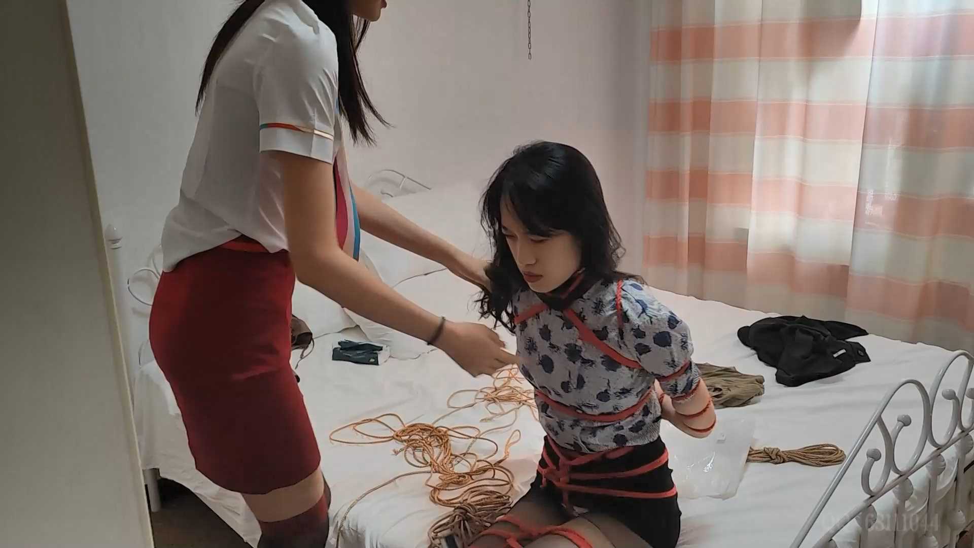 SXYC821 苏樱 雅熙 两个空姐的塑料闺蜜情.mp4_snapshot_08.34_[2025.02.28_15.13.25].jpg