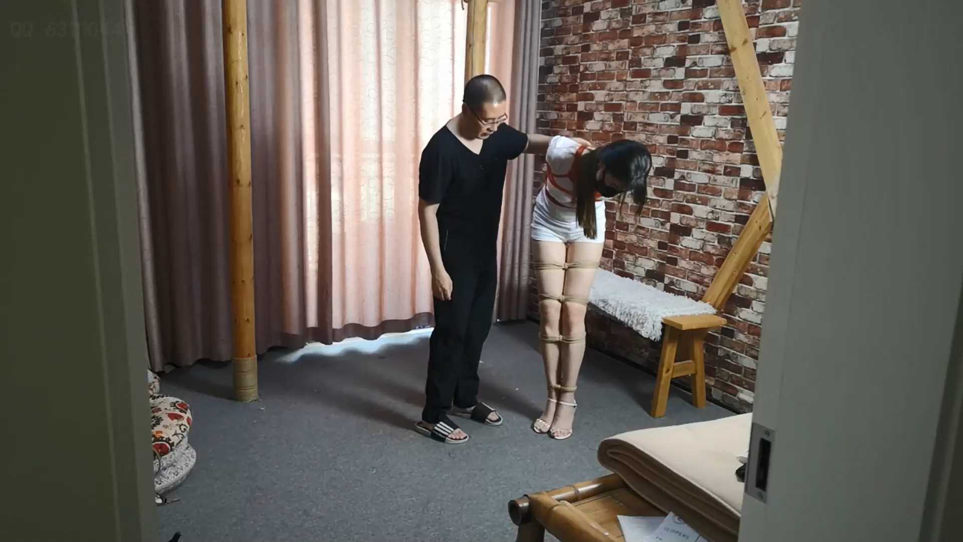 SXYC827 大长腿杨蕊 白皙 粉嫩 红绳捆绑双腿 兔子蹦挣扎逃脱.mp4_snapshot_02.30_[202.jpg