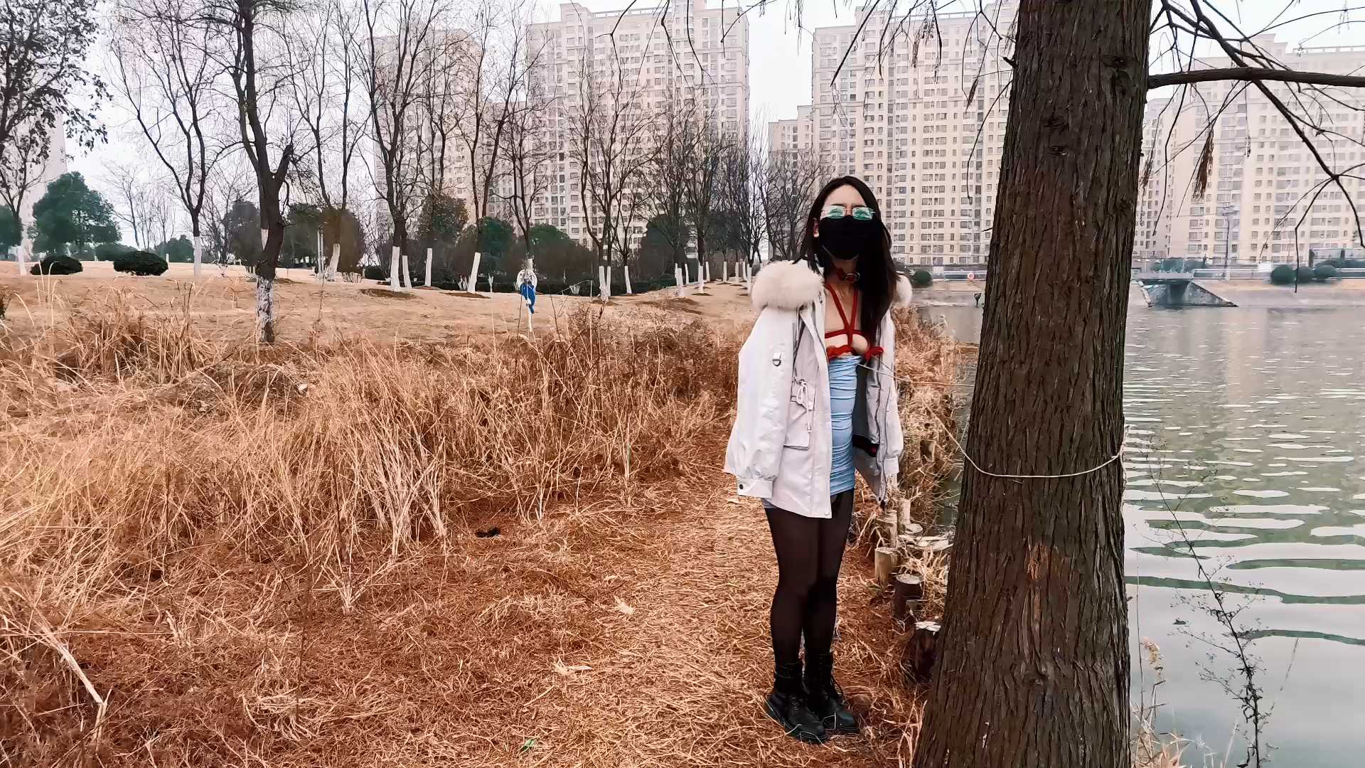 RMD0034 Raymond原创 邻居人妻-第3集：乔乔再次公园自缚，阿峰海佬缚绑哭乔乔.mp4_sna.jpg
