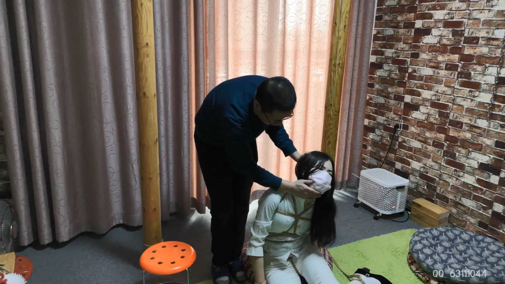 SXYC895 杨蕊 白衬衣 黑布鞋 细麻绳 单手吊绑的痛苦体验.mp4_snapshot_23.20_[2025.02.jpg