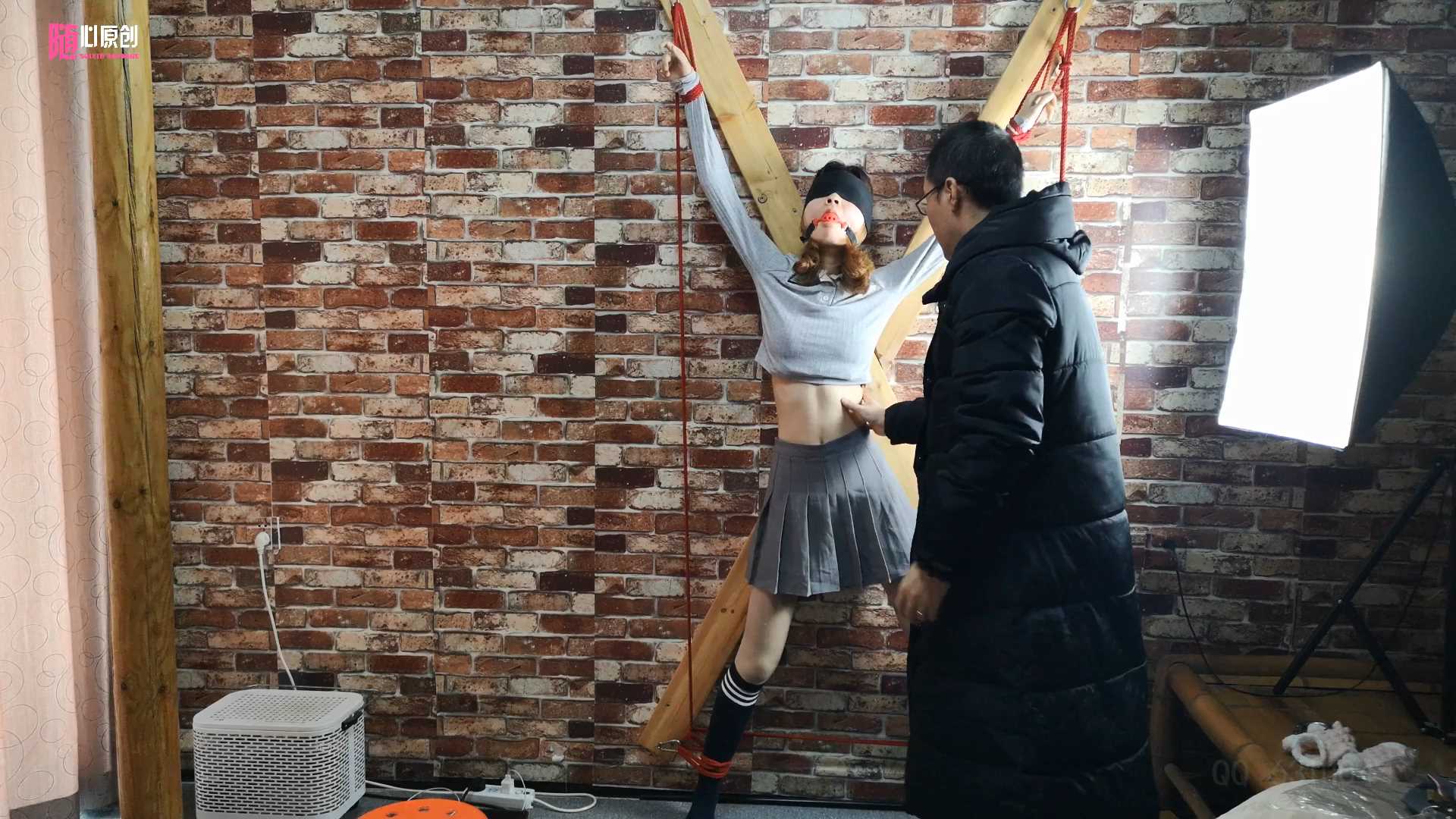 SXYC904 媛媛 X架固定放置 忍耐 吊铐 勒嘴.mp4_snapshot_04.55_[2025.02.28_15.37.18].jpg