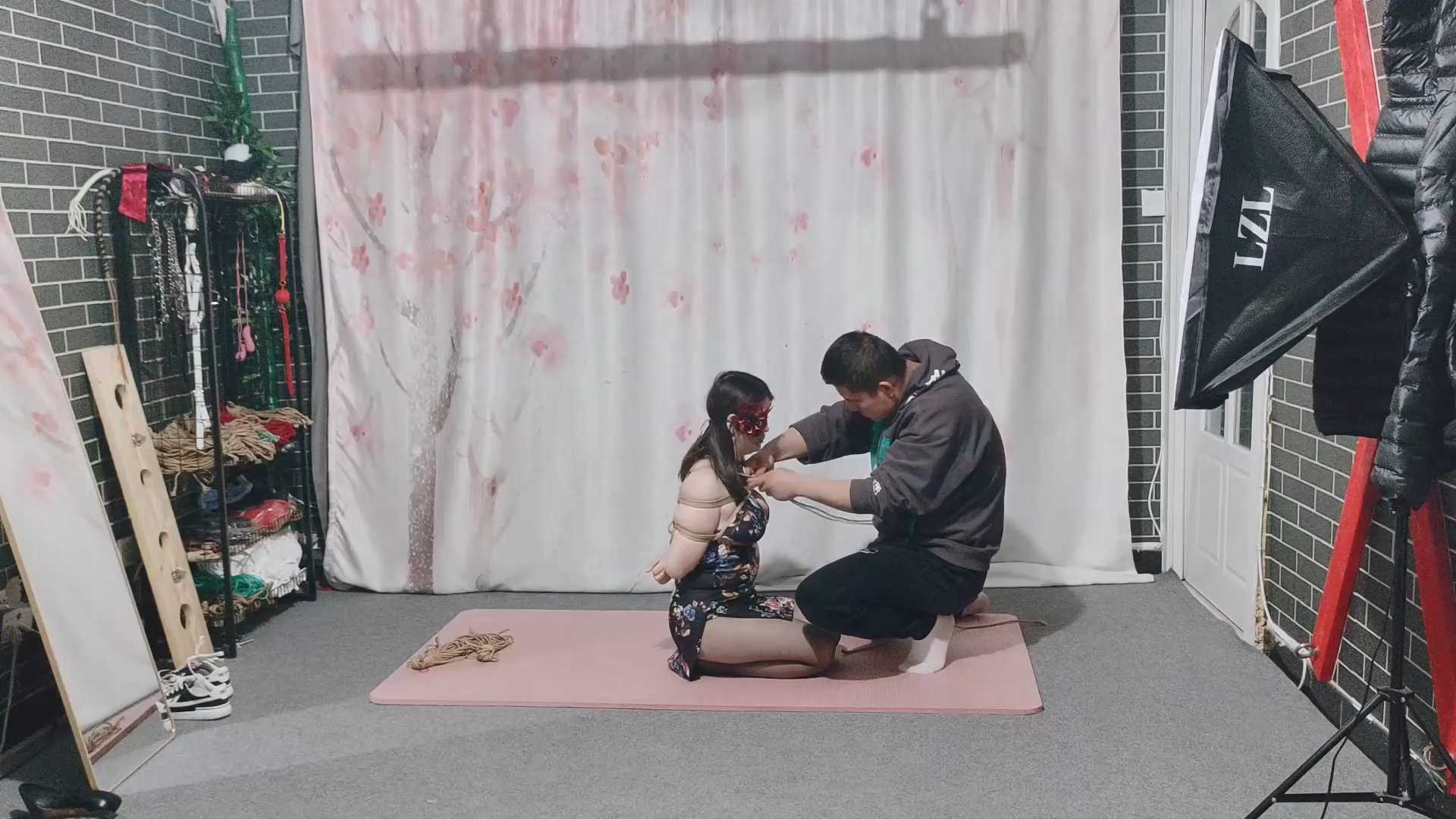 XXGZS0009.mp4_snapshot_30.33_[2025.04.16_19.15.48].jpg