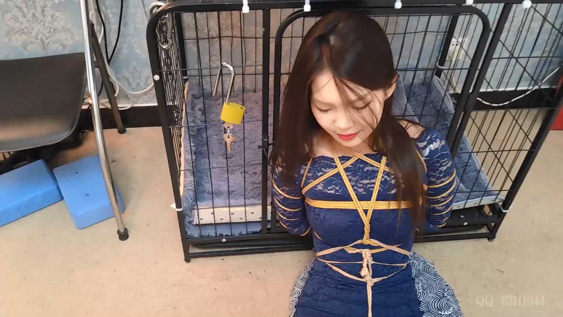 SXYC976 陈雨溪 成熟的蓝包臀裙 五花杆子分腿走 桃符挠脚.mp4_snapshot_14.50_[2025.0.jpg