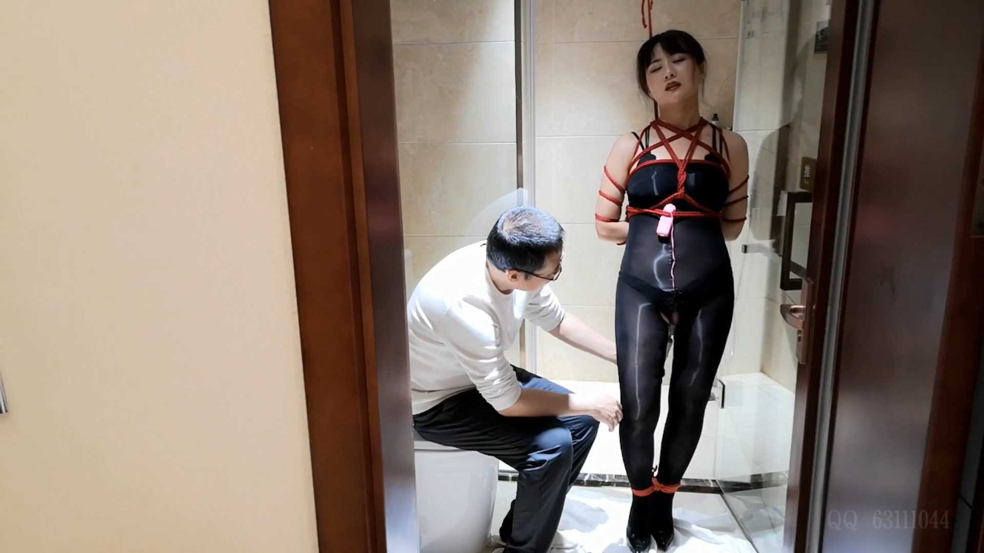 SXYC319 紫依 黑色油亮连体衣 桃缚震动.mp4_snapshot_06.16_[2025.03.01_18.58.27].jpg