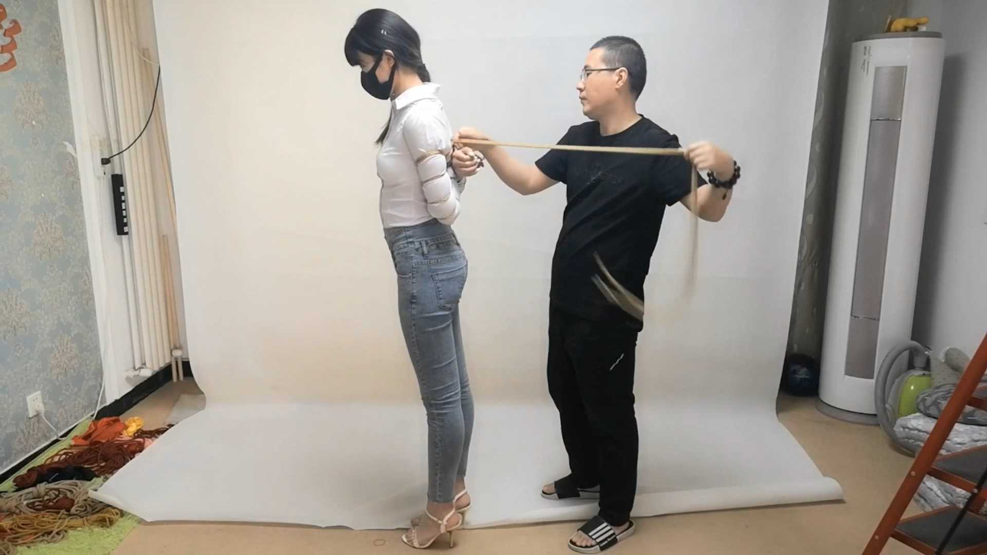 SXYC336 杨蕊 白衬衣牛仔裤 超紧五花缚.mp4_snapshot_05.30_[2025.03.01_19.01.55].jpg