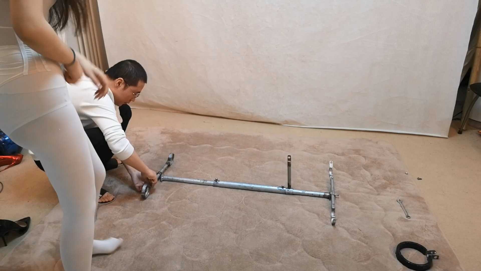 SXYC337 伊人白丝联体衣 跪趴器上的自我拯救.mp4_snapshot_03.40_[2025.03.01_19.02.05].jpg