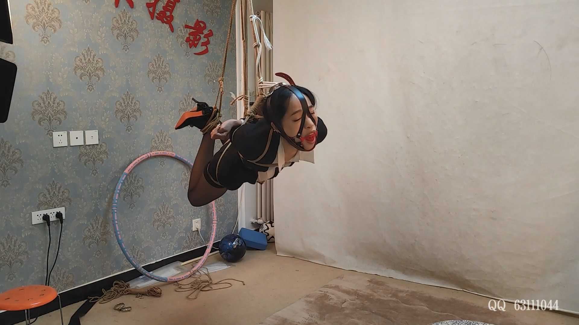 SXYC370 雅熙 沙发上舔脚 悬空的黑丝夫人.mp4_snapshot_38.10_[2025.03.01_19.13.10].jpg