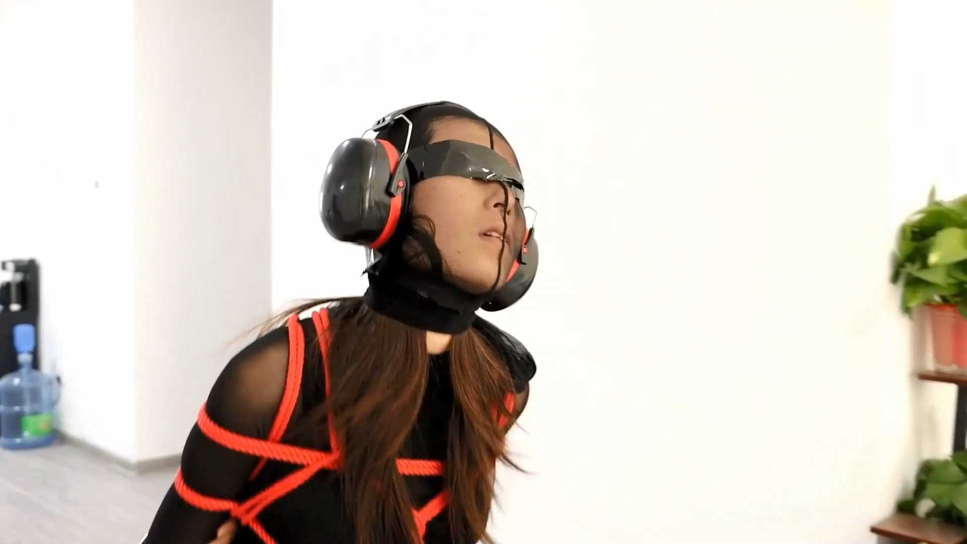 DYK150 定制偿还游戏 南羽主演.mp4_snapshot_27.30_[2025.02.17_11.14.11].jpg