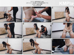 娜绳工作室_嘴里戴着马具口球，鼻子上戴着鼻钩，将青柠上半身吊起，让其只能双膝着