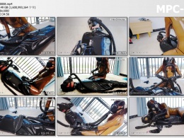 FSS工作室_乳胶Dove与KIKI的疯狂氧气争夺战 乳胶 百合 女虐女 防毒面具 呼吸管共享 呼吸带 乳胶睡袋拘束 真空袋 呼吸抑置 zxplay breathplay